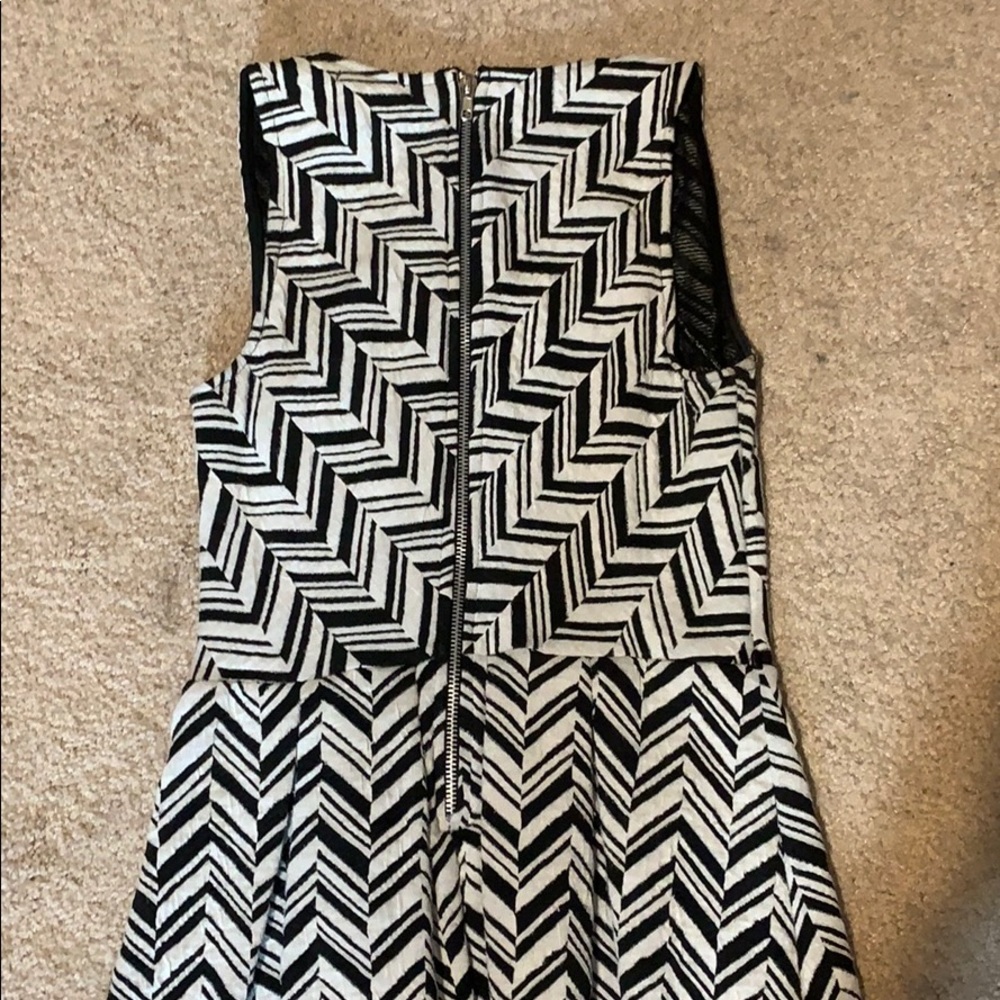 Patterned dress - Picture 2 of 4